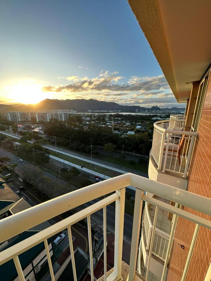 Flat Com Vista Panoramica -15- Na Barra Da Tijuca - Estacionamento Gratuito - Frigobar - Ar Condicionado - Piscina - Academia - Balsa Para Praia Gratis - Varanda - Vista Parcial Mar E Lagoa Рио-де-Жанейро Экстерьер фото