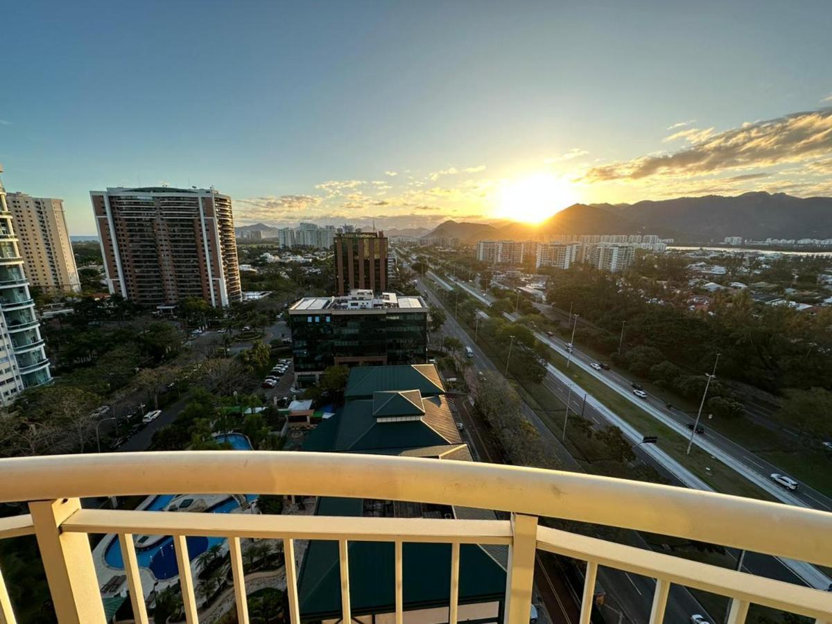Flat Com Vista Panoramica -15- Na Barra Da Tijuca - Estacionamento Gratuito - Frigobar - Ar Condicionado - Piscina - Academia - Balsa Para Praia Gratis - Varanda - Vista Parcial Mar E Lagoa Рио-де-Жанейро Экстерьер фото